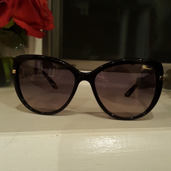 Chopard Women's black Sunglasses - Picture 8 of 8